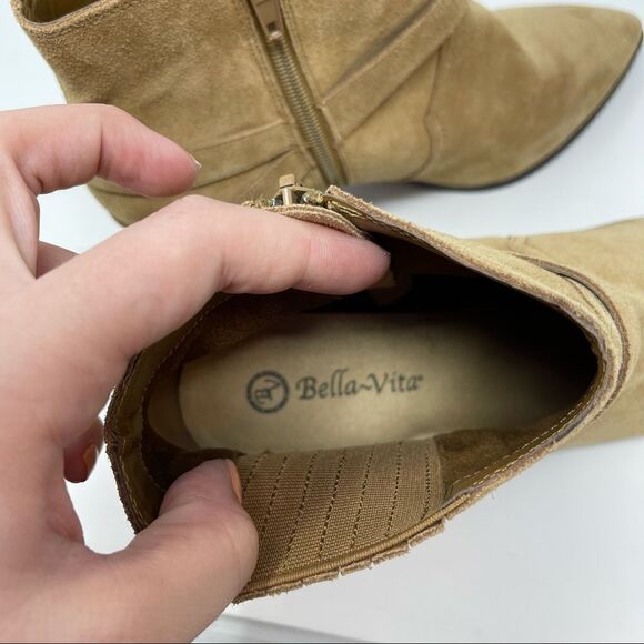 Bella Vita Suede Beige Western Booties 9 Wide - Picture 9 of 12